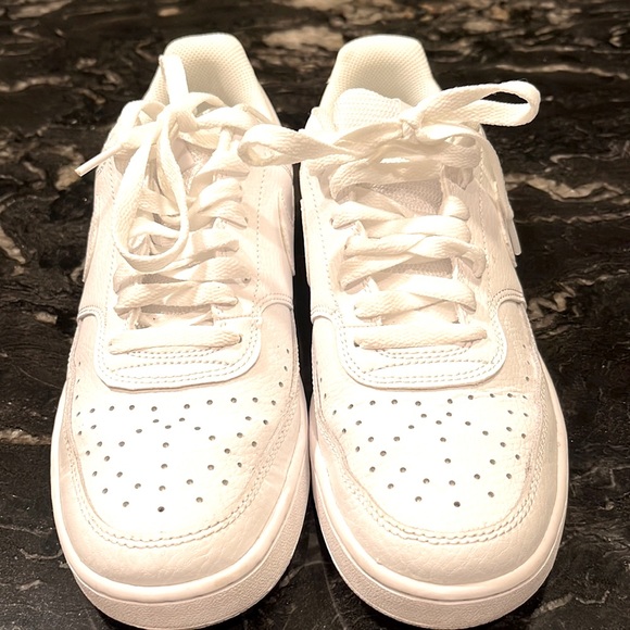 Nike Court Vision Low Women's Sneakers Size 9 (EUC) - Picture 2 of 6